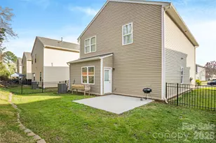 7019 Thornrose Dr, Charlotte, NC 28210 - Photo 17