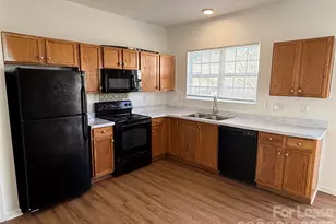 1318 Nadies Ct, Charlotte, NC 28214 - Photo 3