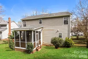 8425 Woodford Bridge Dr, Charlotte, NC 28216 - Photo 15