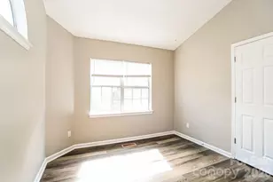 8425 Woodford Bridge Dr, Charlotte, NC 28216 - Photo 13