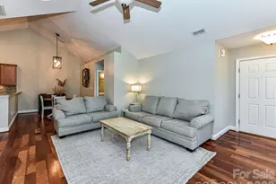 5433 Prosperity View Dr, Charlotte, NC 28269 - Photo 5