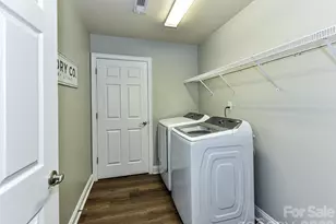 5433 Prosperity View Dr, Charlotte, NC 28269 - Photo 25