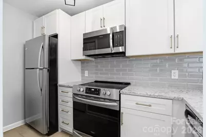 18009 Kings Point Drive #R, Cornelius, NC 28031 - Photo 3