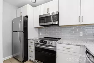 18009 Kings Point Dr, Cornelius, NC 28031 - Photo 3