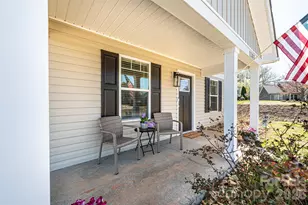 1203 Hillsboro Ct, Lenoir, NC 28645 - Photo 5