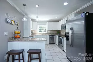 1823 Emerywood Dr, Charlotte, NC 28210 - Photo 17