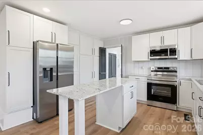 308 Rankin Avenue, Lowell, NC 28098 - Photo 7