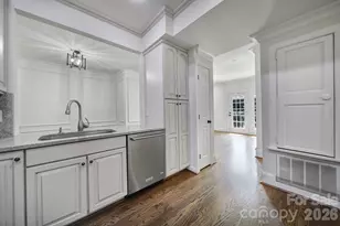 1012 Queens Rd, Charlotte, NC 28207 - Photo 13