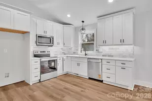 2572 Teague St, Lincolnton, NC 28092 - Photo 3