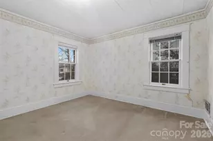 708 E Lake Dr, Greensboro, NC 27401 - Photo 17