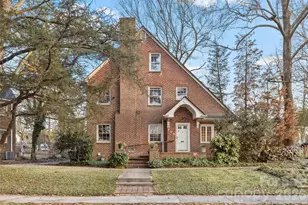 708 E Lake Dr, Greensboro, NC 27401 - Photo 1