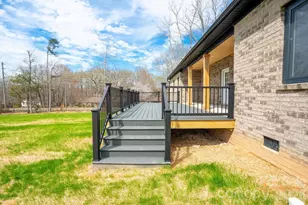 1500 Avalon Oaks Ct, Dallas, NC 28034 - Photo 5