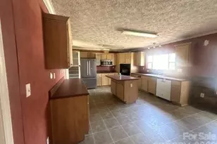 123 Earls Ridge Rd, Gaffney, SC 29341 - Photo 3