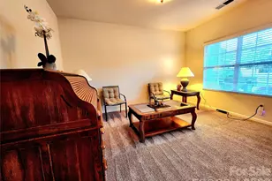 7315 Strawberry Fields Ln, Charlotte, NC 28278 - Photo 7