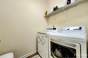 7315 Strawberry Fields Ln, Charlotte, NC 28278 - Photo 17