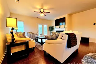 7315 Strawberry Fields Ln, Charlotte, NC 28278 - Photo 9