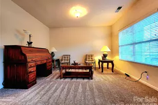 7315 Strawberry Fields Ln, Charlotte, NC 28278 - Photo 5