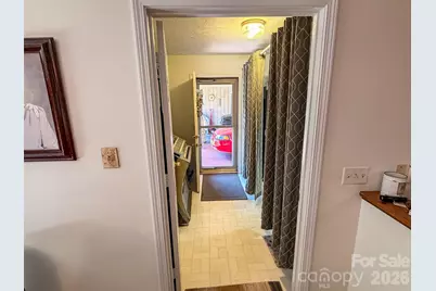 1017 3rd Avenue NW, Conover, NC 28613 - Photo 17