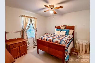 1017 3rd Avenue NW, Conover, NC 28613 - Photo 29