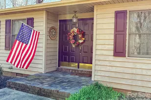 1017 3rd Ave NW, Conover, NC 28613 - Photo 5