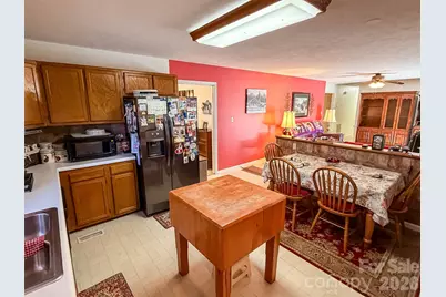 1017 3rd Avenue NW, Conover, NC 28613 - Photo 15