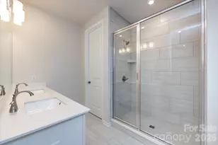 6001 Longar Ln, Charlotte, NC 28269 - Photo 15