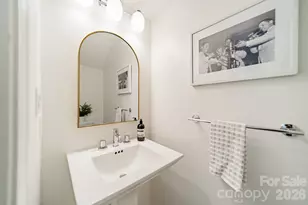 419 W 8th St, Charlotte, NC 28202 - Photo 19