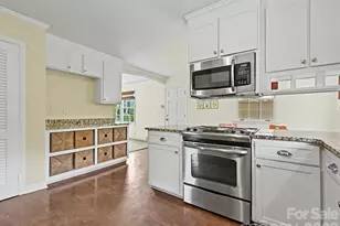 3927 Barclay Downs Dr, Charlotte, NC 28209 - Photo 17