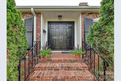 3927 Barclay Downs Drive, Charlotte, NC 28209 - Photo 3
