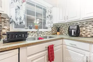 100 Ruby Ln, Gastonia, NC 28054 - Photo 11