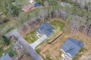 2 Holly Hill Ct, Asheville, NC 28806 - Photo 11