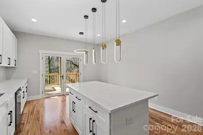 543 30th Avenue NW, Hickory, NC 28601 - Photo 7