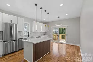 543 30th Ave NW, Hickory, NC 28601 - Photo 3