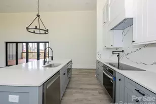 2003 Pln Fld Dr, Bessemer City, NC 28016 - Photo 9