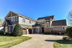 18014 Whispering Oaks Dr, Cornelius, NC 28031 - Photo 3