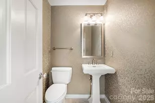 1016 Queens Rd, Charlotte, NC 28207 - Photo 17