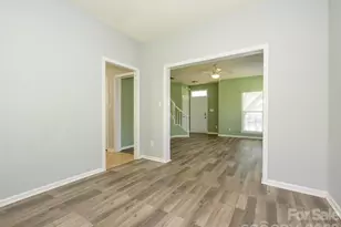 8625 Galena View Dr, Charlotte, NC 28269 - Photo 9