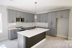 501 Granby Cir, Charlotte, NC 28217 - Photo 9