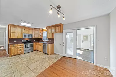 3227 Westover Road, Statesville, NC 28677 - Photo 3