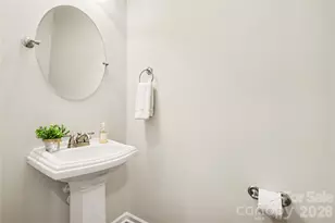 8432 Loxton Cir, Charlotte, NC 28214 - Photo 5