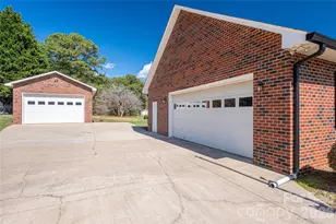 2515 Myra Ln, Lincolnton, NC 28092 - Photo 5