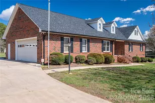 2515 Myra Ln, Lincolnton, NC 28092 - Photo 3