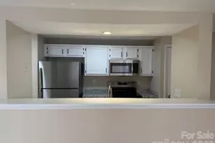 1610 Arlyn Cir, Charlotte, NC 28213 - Photo 11