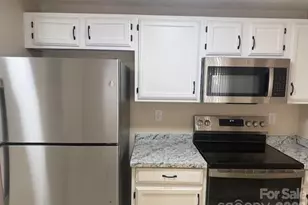 1610 Arlyn Cir, Charlotte, NC 28213 - Photo 7