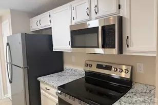 1610 Arlyn Cir, Charlotte, NC 28213 - Photo 5