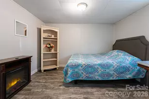 203 Pine St, Candler, NC 28715 - Photo 25