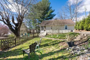 203 Pine St, Candler, NC 28715 - Photo 27