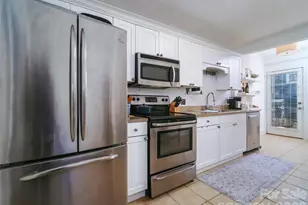 118 N Laurel Ave, Charlotte, NC 28207 - Photo 9