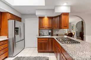 314 Sweetwater Hills Dr, Hendersonville, NC 28791 - Photo 9