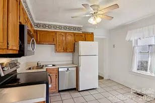 24 Pelzer St, Asheville, NC 28804 - Photo 9